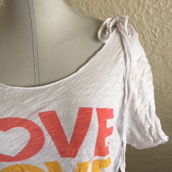 Chaser White Coral Yellow Blue Love Rainbow Hearts T-Shirt Small - Picture 2 of 12